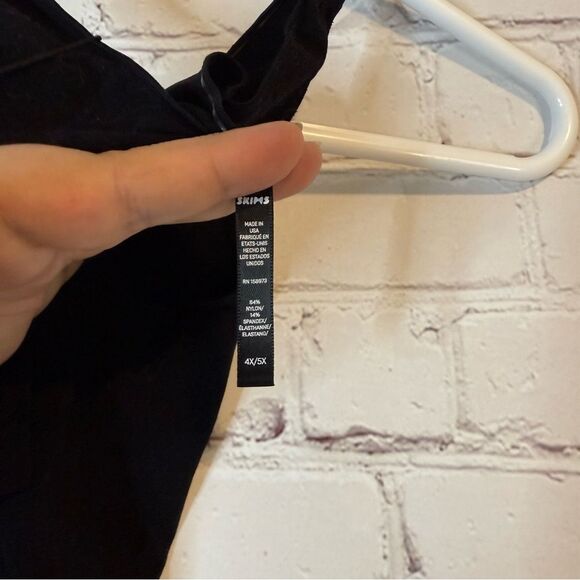 SKIMS Hosiery Bralette Black size 4X/5X - Picture 3 of 4
